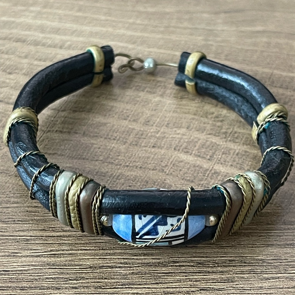 Vintage Artisan Boho Bracelet Blue White Ceramic Bead Brass Wire Leather Cuff - Picture 4 of 5